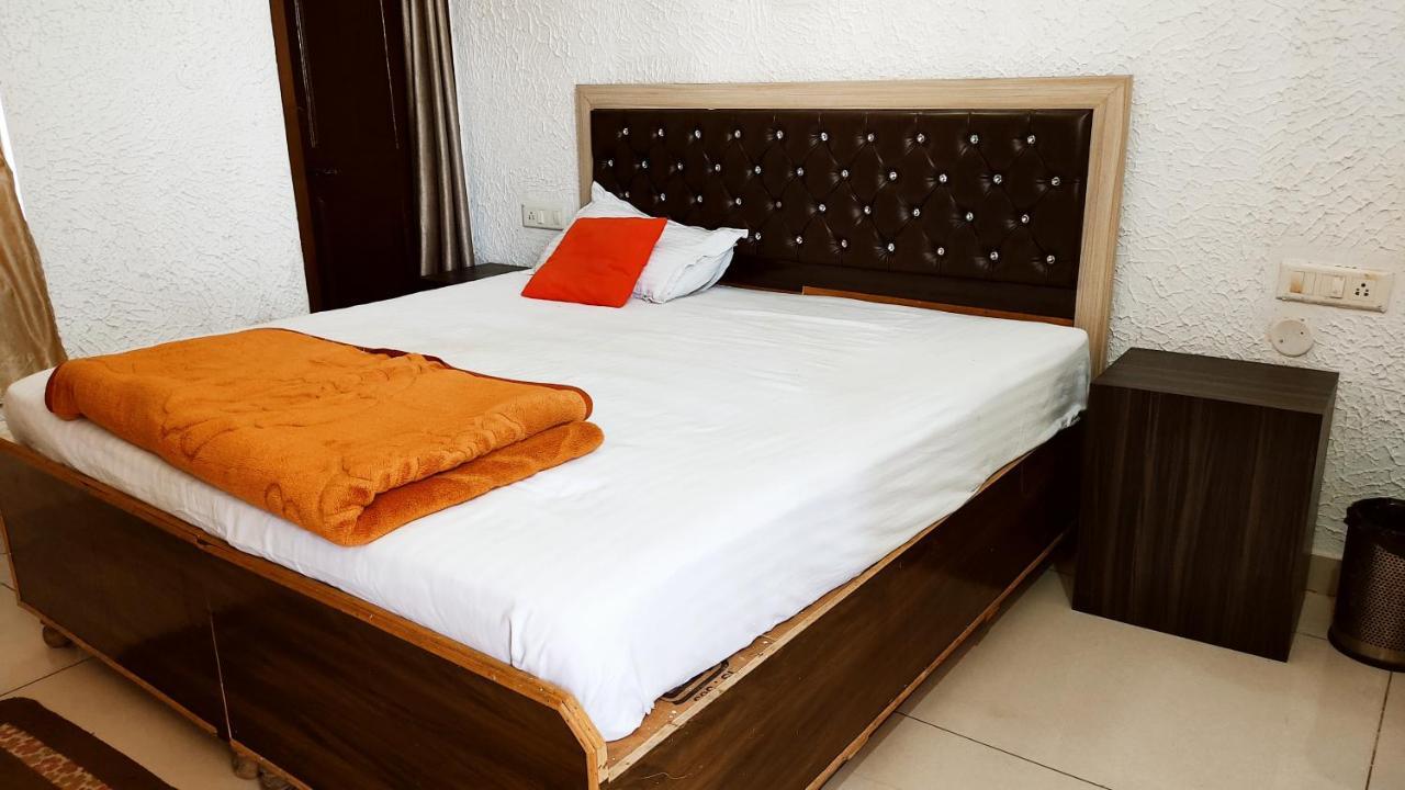 White House Luxury Rooms - Loved By Travellers, Couples, Corporates Jalandhar Exterior foto